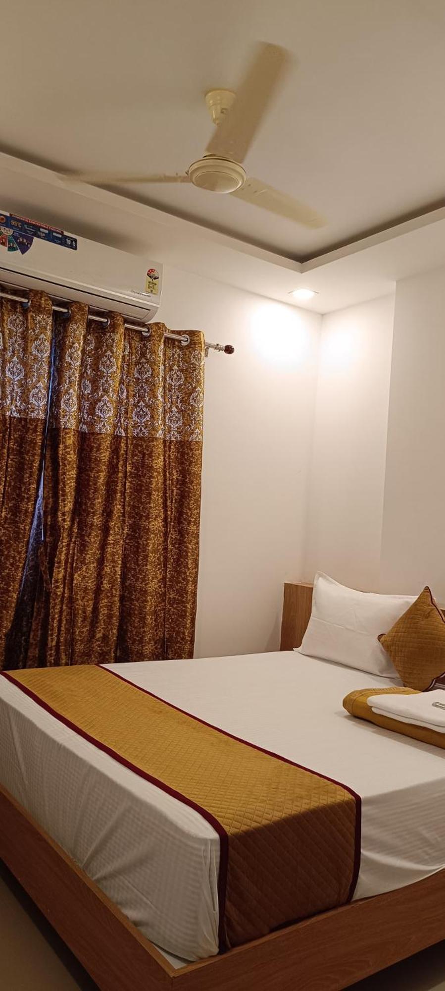 Classic Comfort Lodge Mangalore Esterno foto